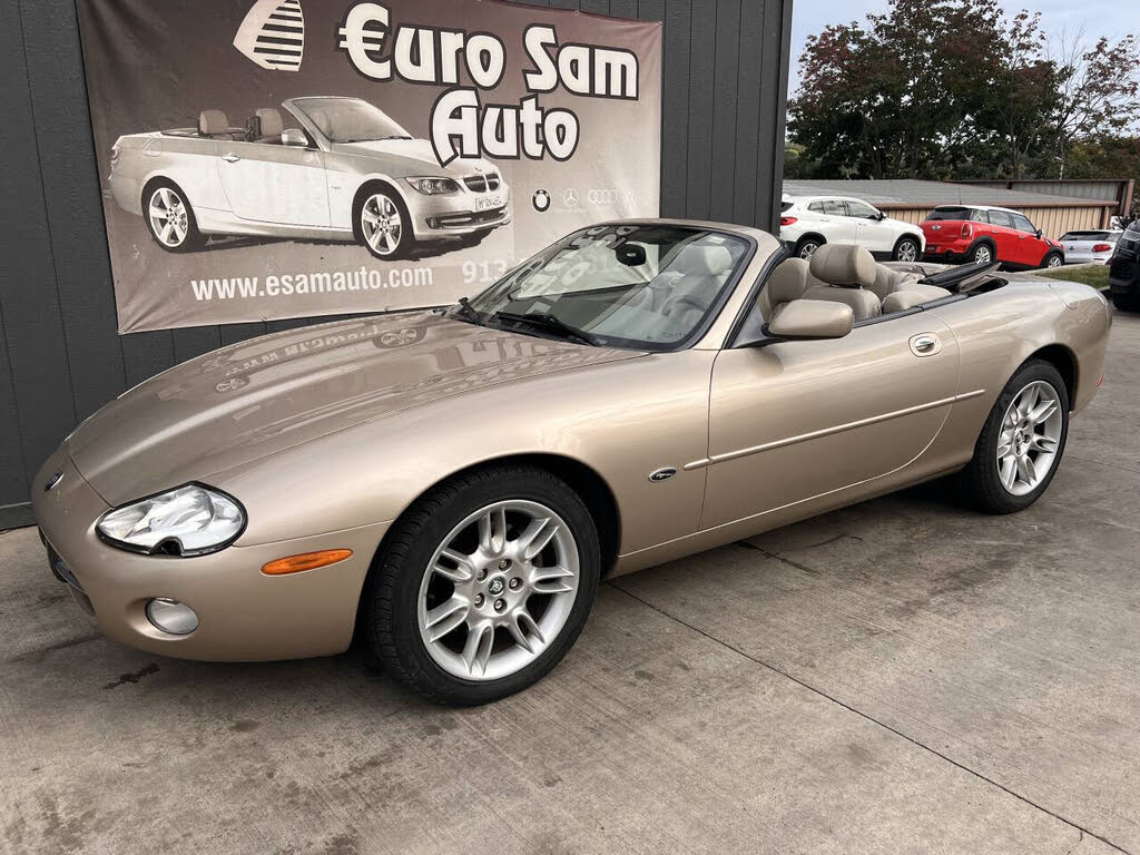 2002 Jaguar XK-Series XK8 Convertible RWD