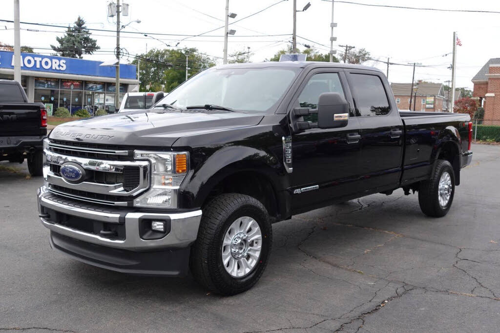 2022 Ford F-350 Super Duty XLT Crew Cab LB 4WD