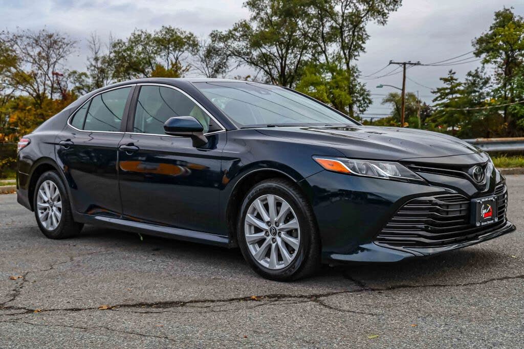 2020 Toyota Camry LE FWD