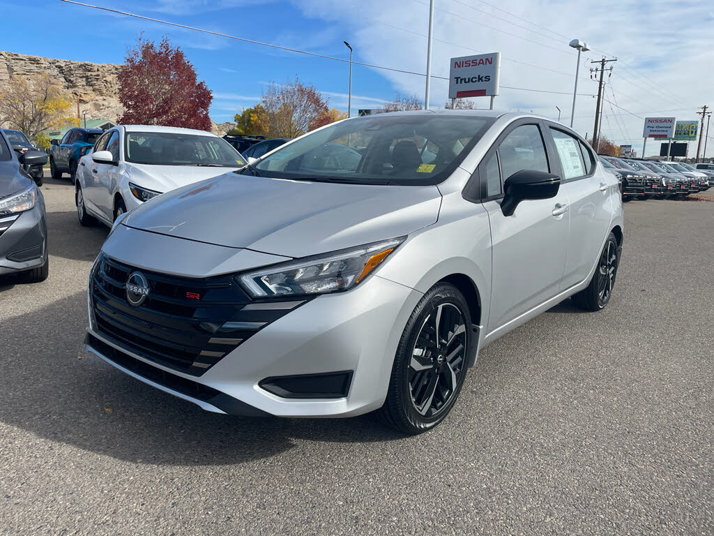 2025 Nissan Versa SR FWD