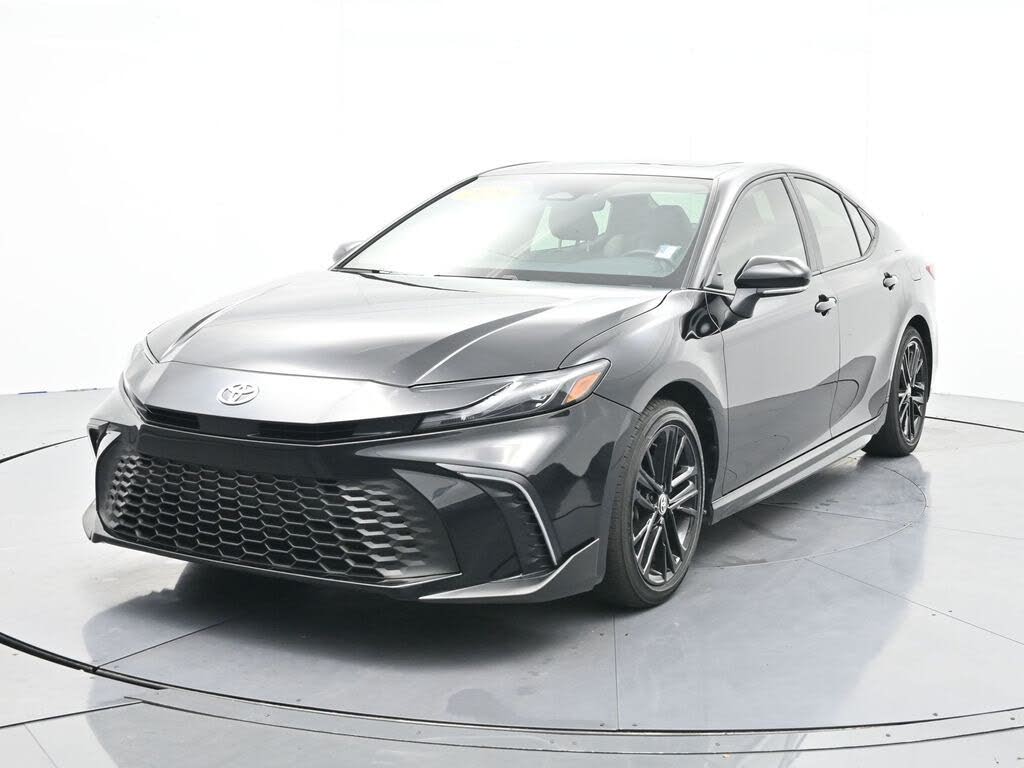 2025 Toyota Camry SE FWD