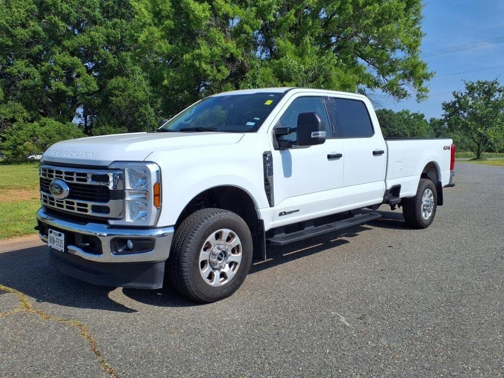 2024 Ford F-350 Super Duty XLT Crew Cab 4WD