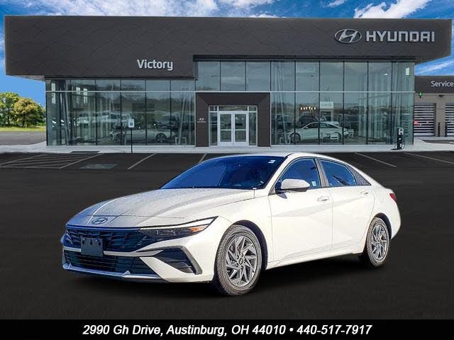 2024 Hyundai Elantra SEL FWD