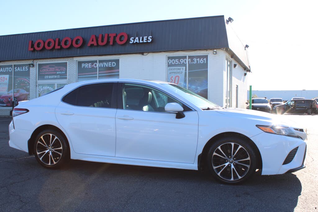 Toyota Camry SE FWD 2019