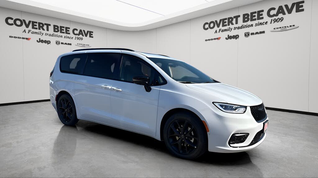 2026 Chrysler Pacifica Limited FWD