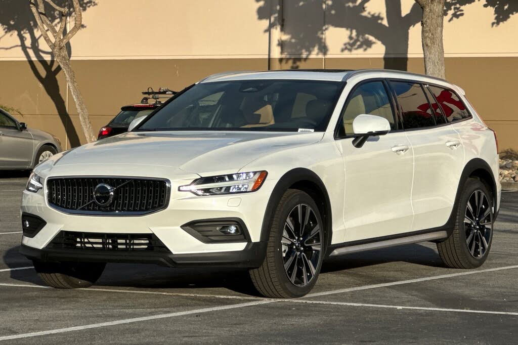 2026 Volvo V60 Cross Country B5 Ultra AWD