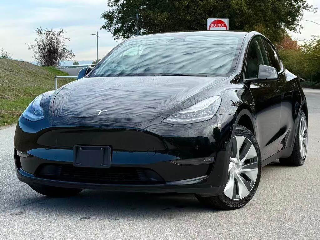 Tesla Model Y Standard Range RWD 2021