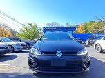 Volkswagen Golf R AWD