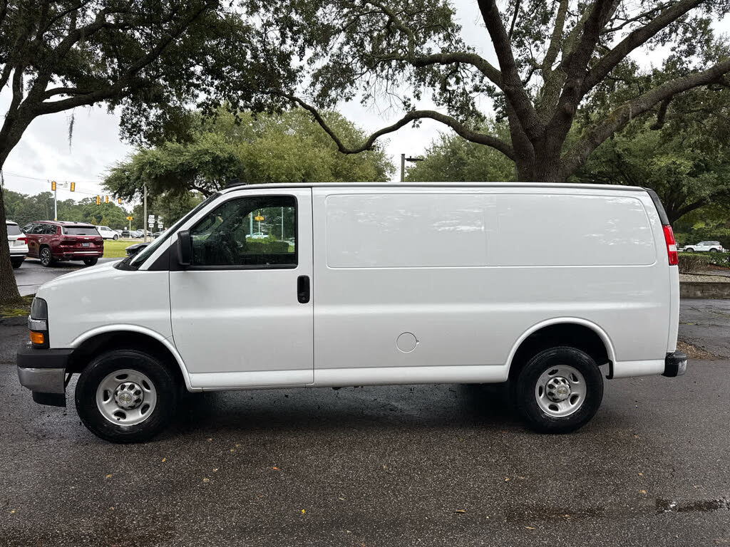 2024 Chevrolet Express Cargo 2500 RWD