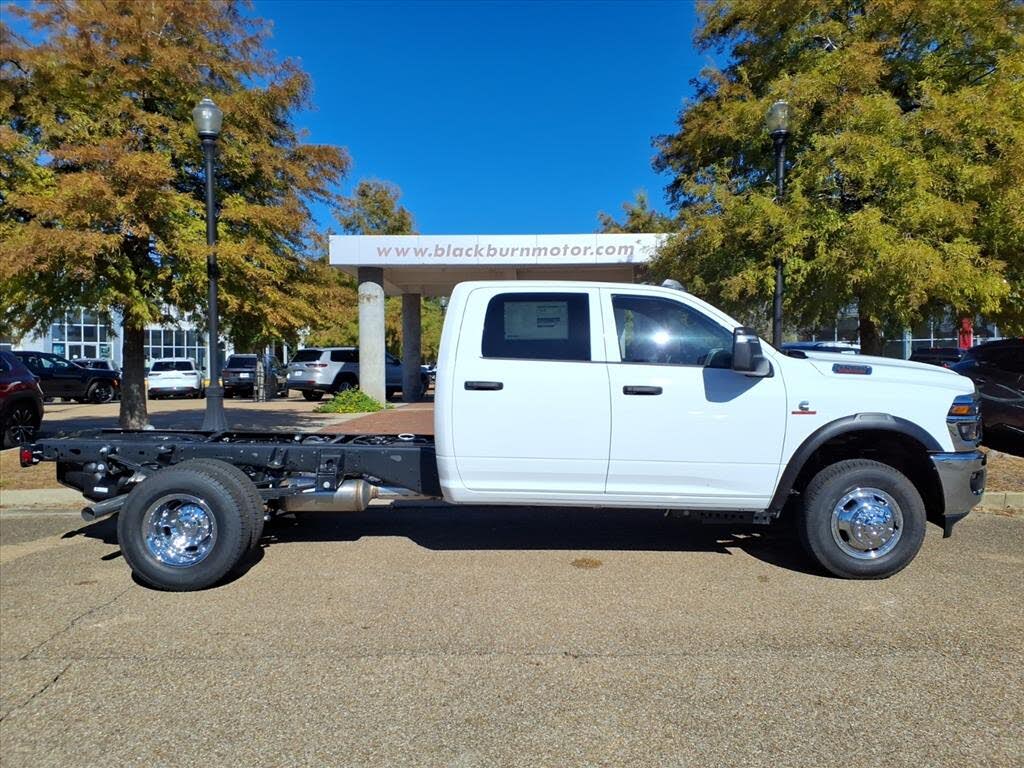 2026 RAM 3500 Chassis Tradesman Crew Cab LB DRW 4WD