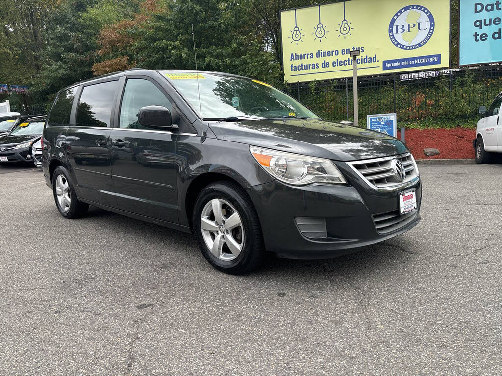 2011 Volkswagen Routan SE