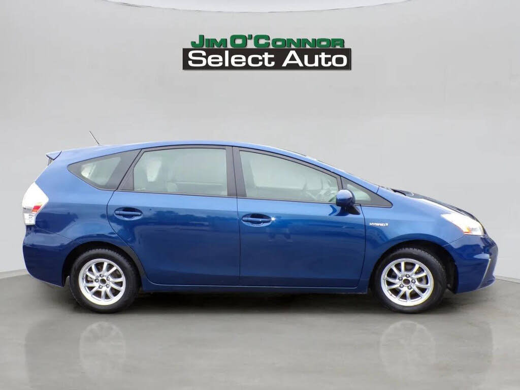 2012 Toyota Prius v Three FWD