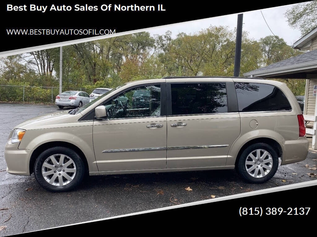 2016 Chrysler Town & Country Touring FWD
