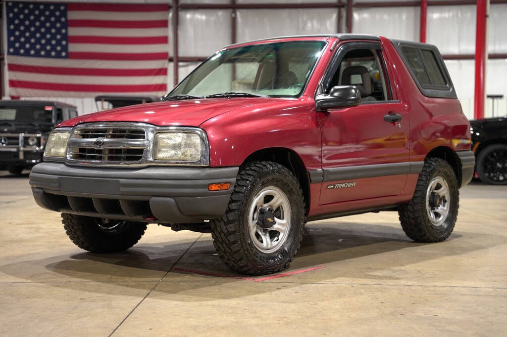 1999 Chevrolet Tracker 2-Door Soft Top RWD