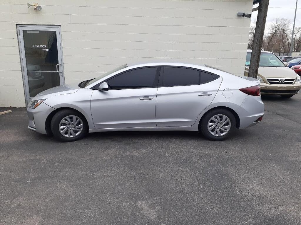 2019 Hyundai Elantra SE FWD