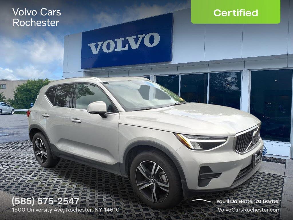2025 Volvo XC40 B5 Core Bright Theme AWD