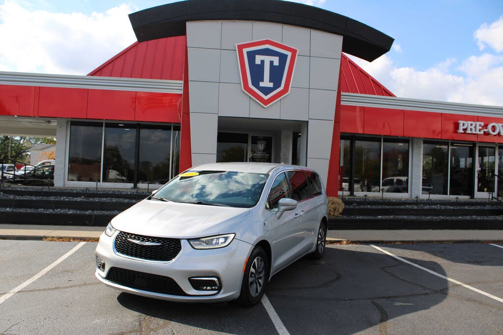 2022 Chrysler Pacifica Hybrid Touring L FWD