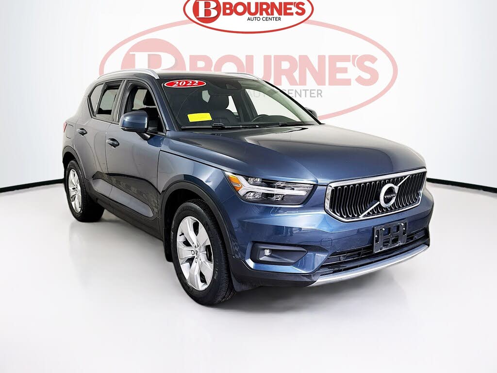 2022 Volvo XC40 T5 Momentum AWD