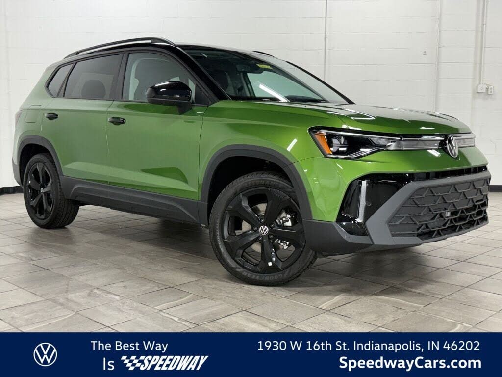 2025 Volkswagen Taos SE Black 4Motion