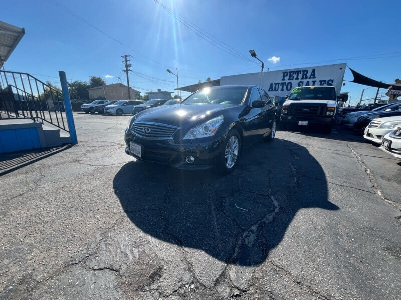 2013 INFINITI G37 Journey Sedan RWD