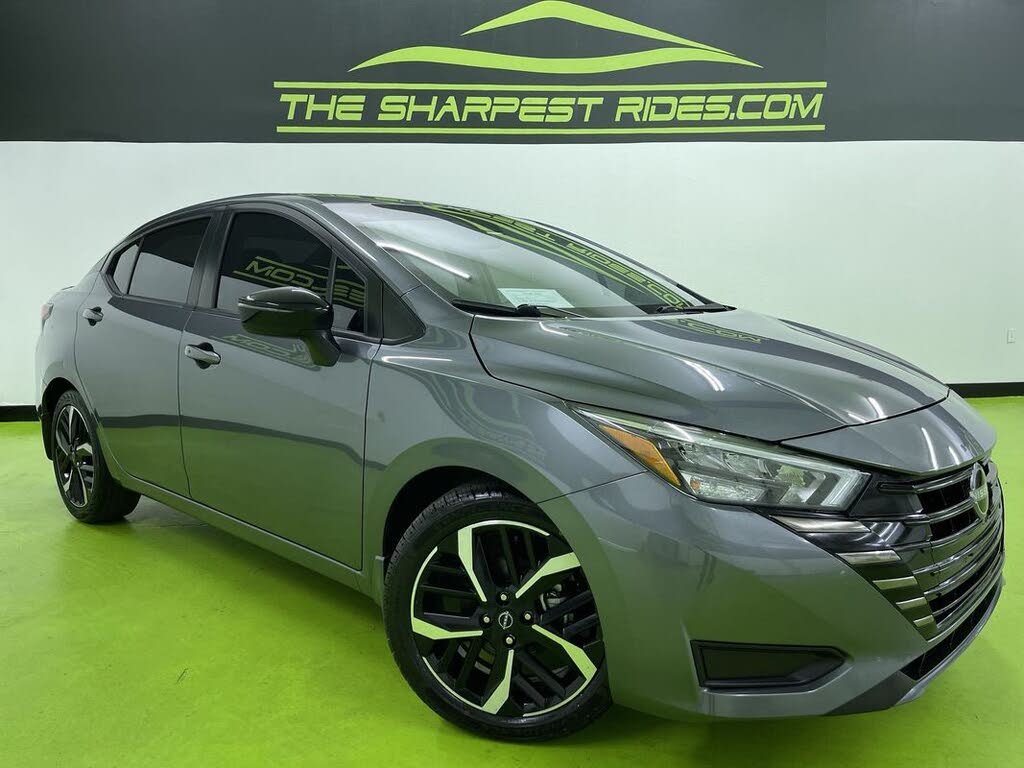 2023 Nissan Versa SR FWD