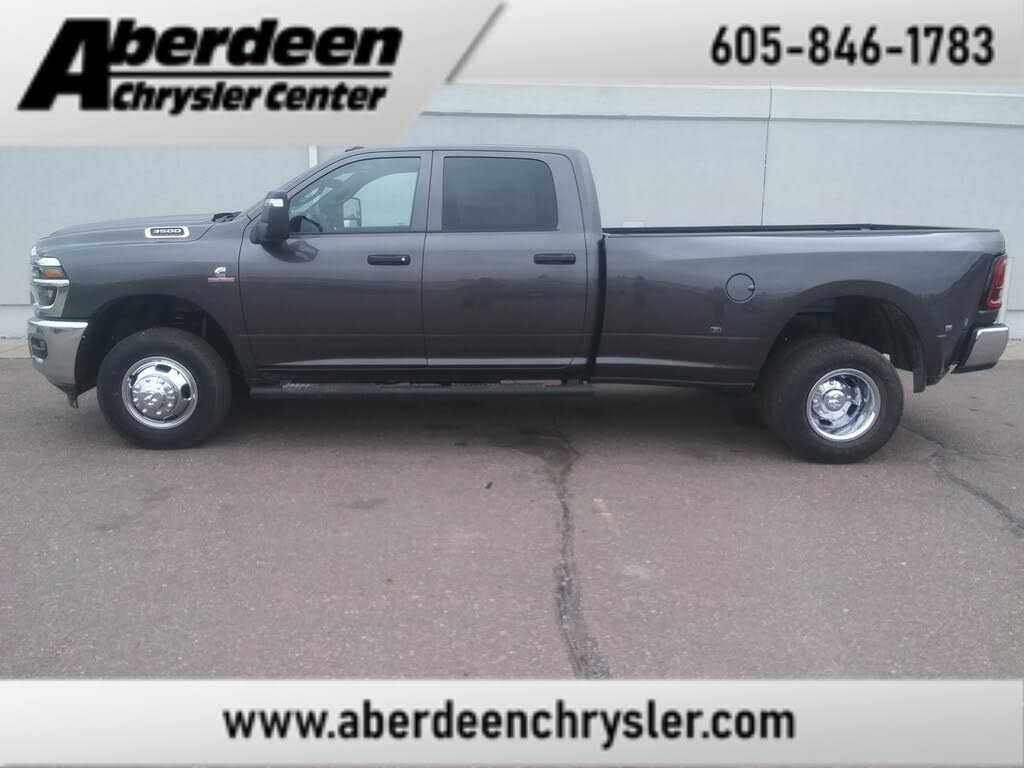 2026 RAM 3500 Tradesman Crew Cab LB DRW 4WD