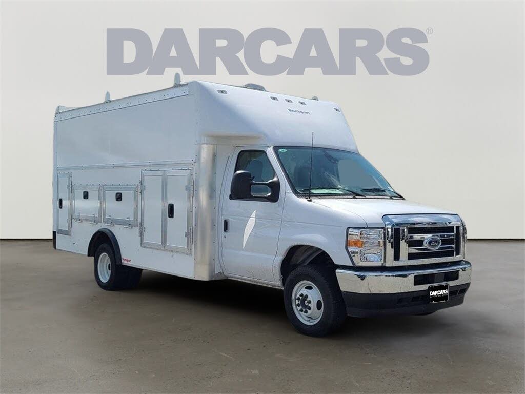 2025 Ford E-Series Chassis E-450 SD Stripped 158 DRW RWD