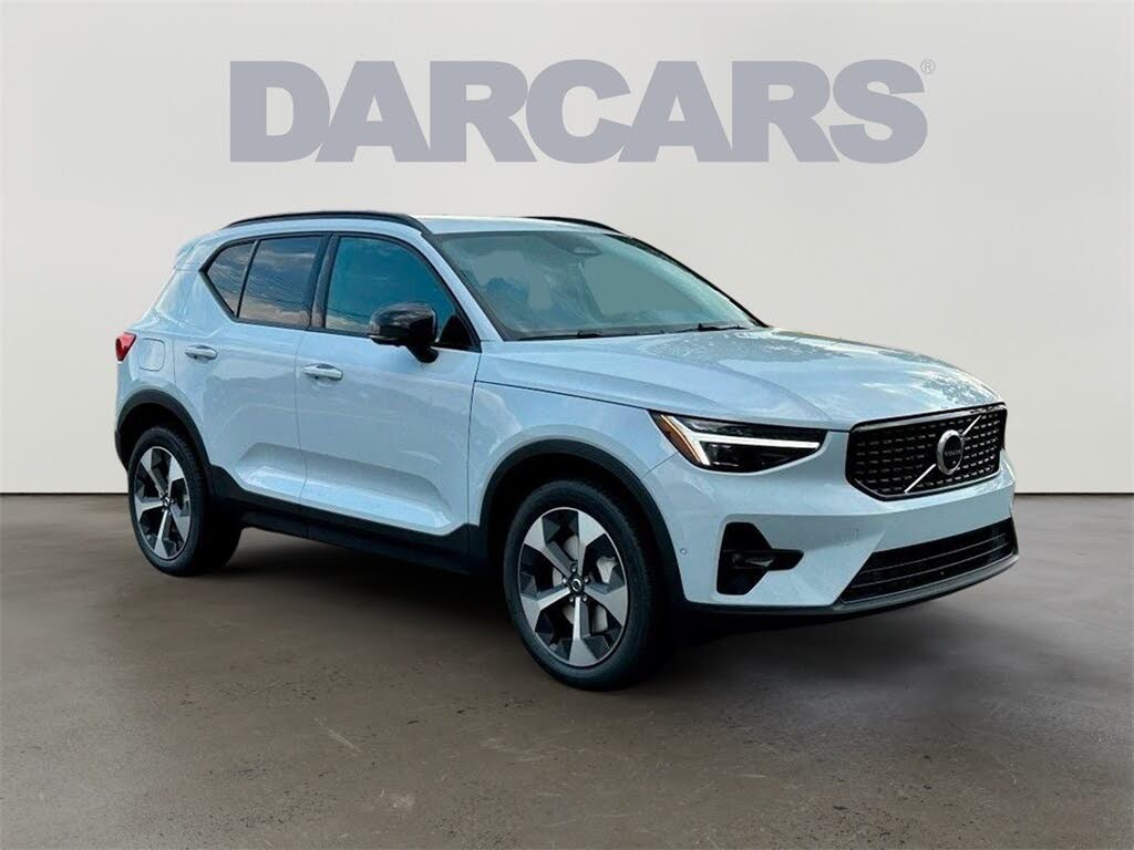 2026 Volvo XC40 B5 Plus AWD