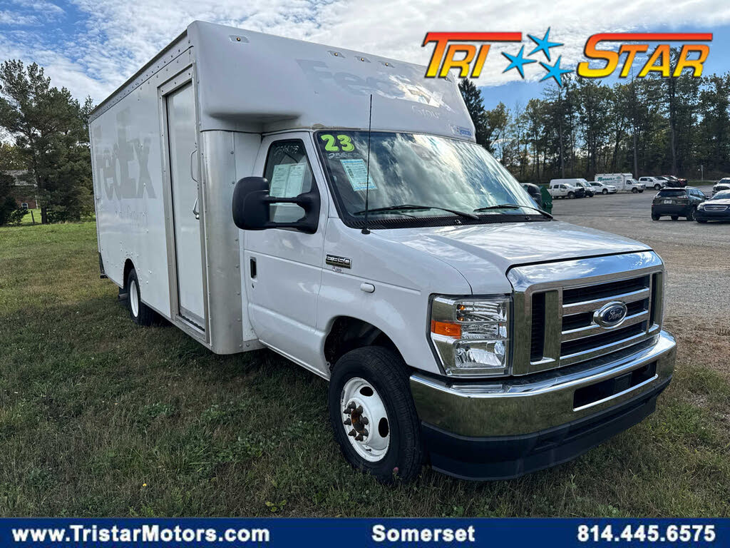 2022 Ford E-Series Chassis E-350 SD Cutaway SB RWD