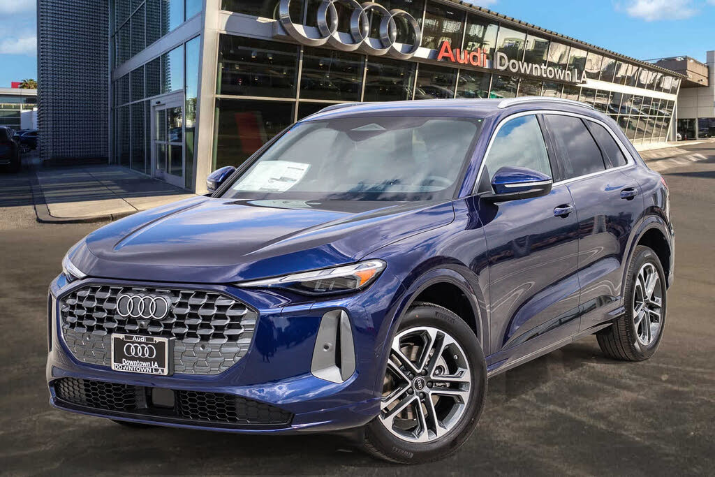 2025 Audi Q5 quattro Premium 40 TFSI