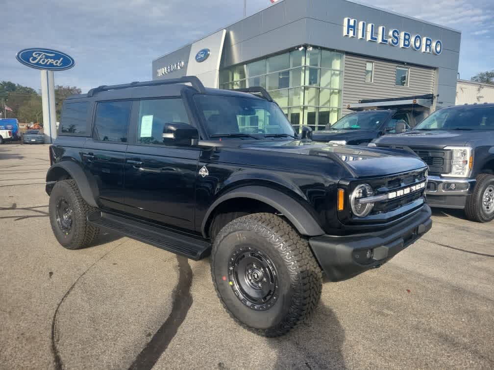 2025 Ford Bronco Outer Banks 4-Door 4WD