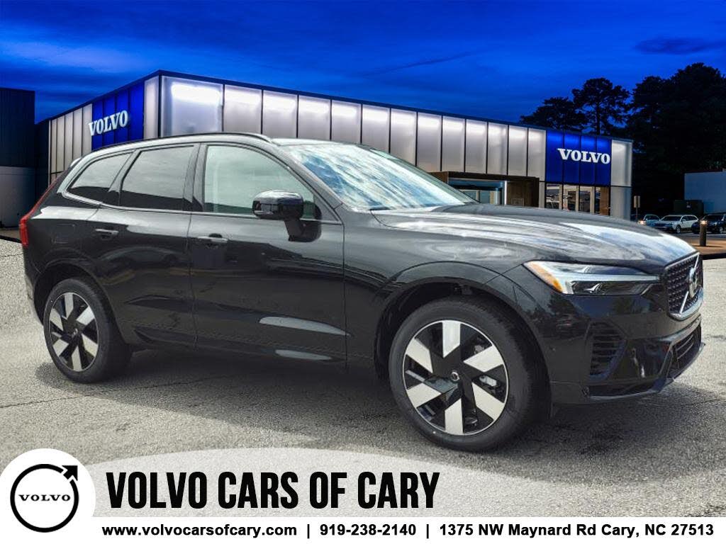2025 Volvo XC60 Recharge T8 Plus Dark Theme eAWD