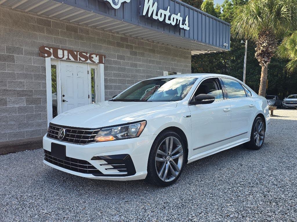 2017 Volkswagen Passat R-Line