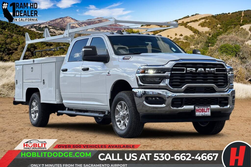 2026 RAM 3500 Chassis Tradesman Crew Cab LB 4WD