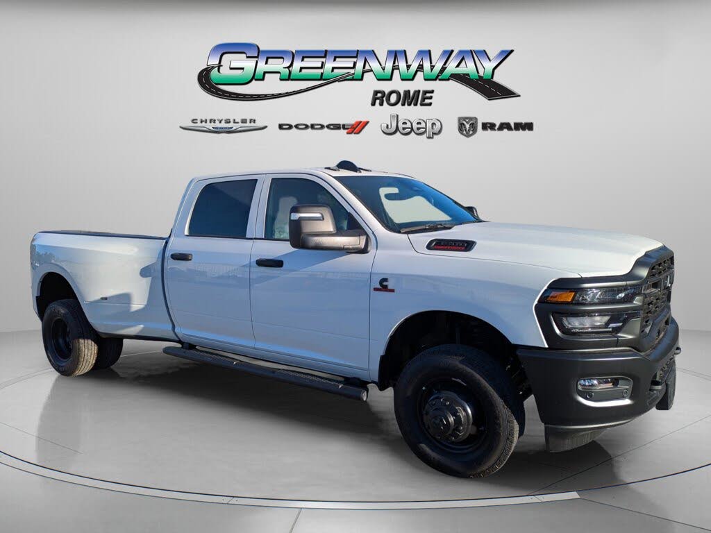 2025 RAM 3500 Tradesman Crew Cab LB DRW 4WD