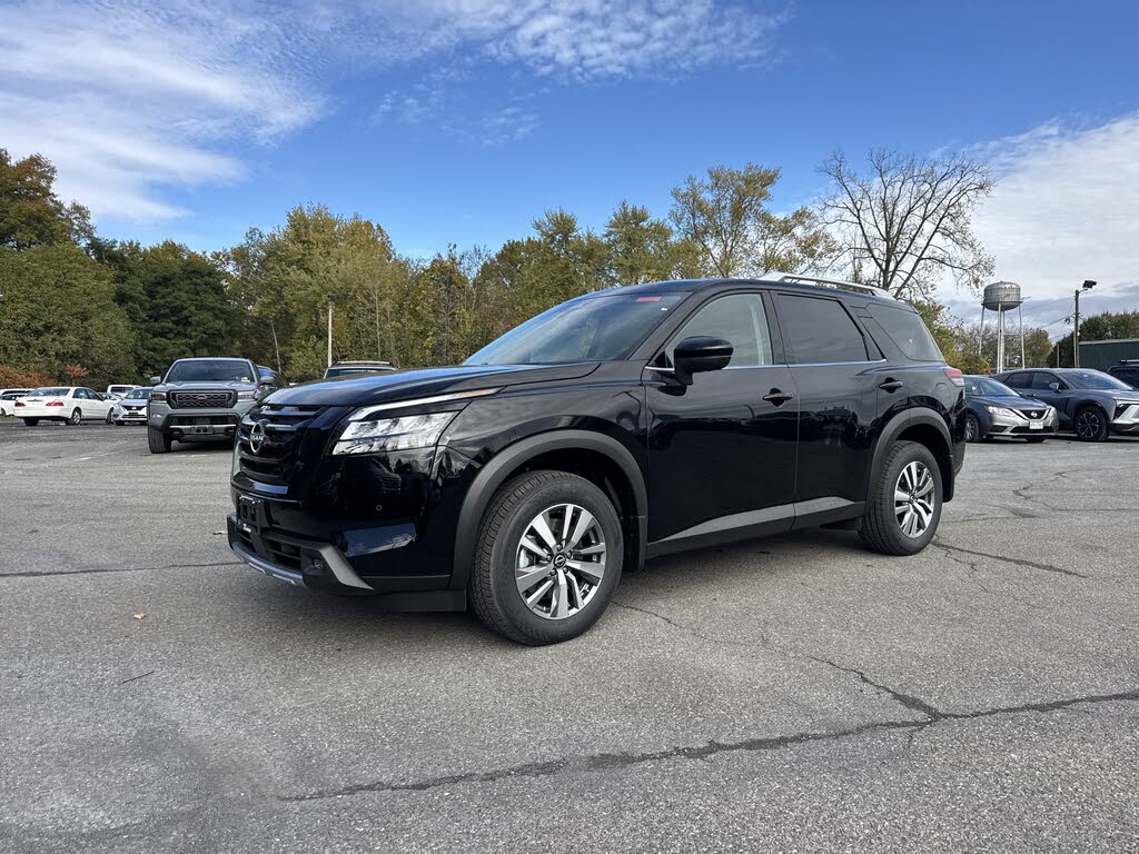 2025 Nissan Pathfinder SL 4WD