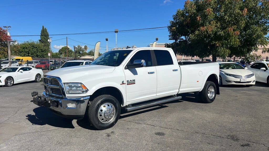 2015 RAM 3500 Laramie Crew Cab LB DRW 4WD
