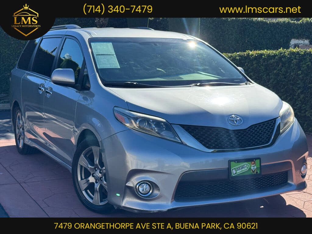 2017 Toyota Sienna SE 8-Passenger FWD