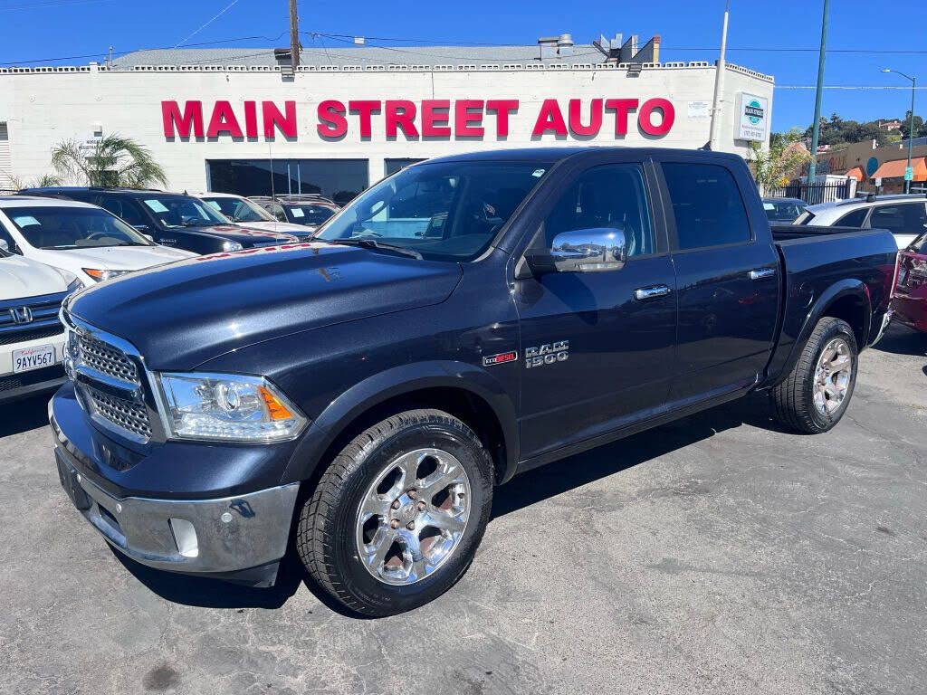 2018 RAM 1500 Laramie Crew Cab 4WD