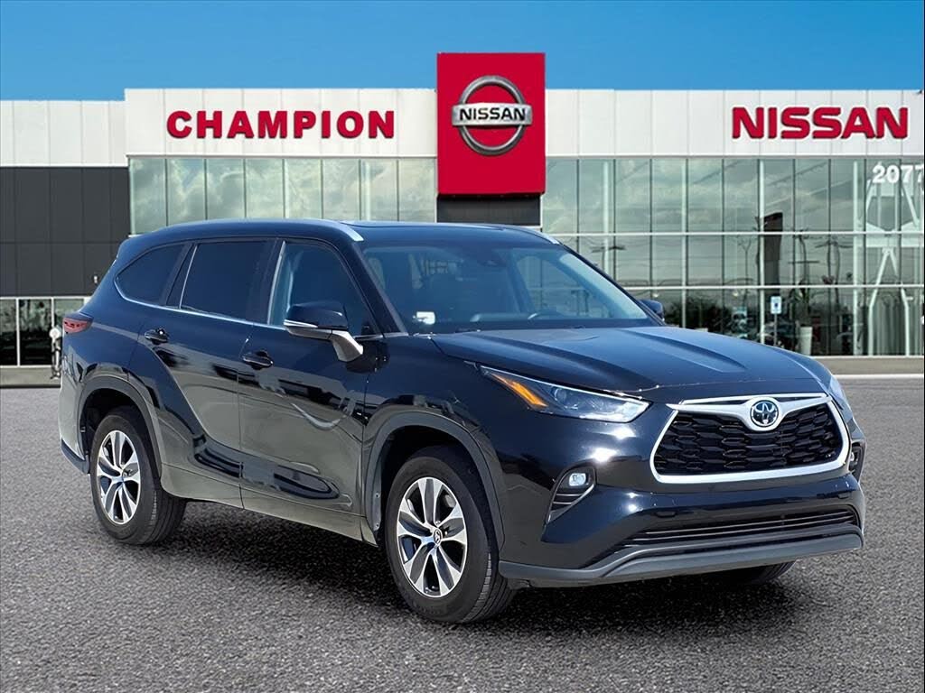 2023 Toyota Highlander XLE FWD