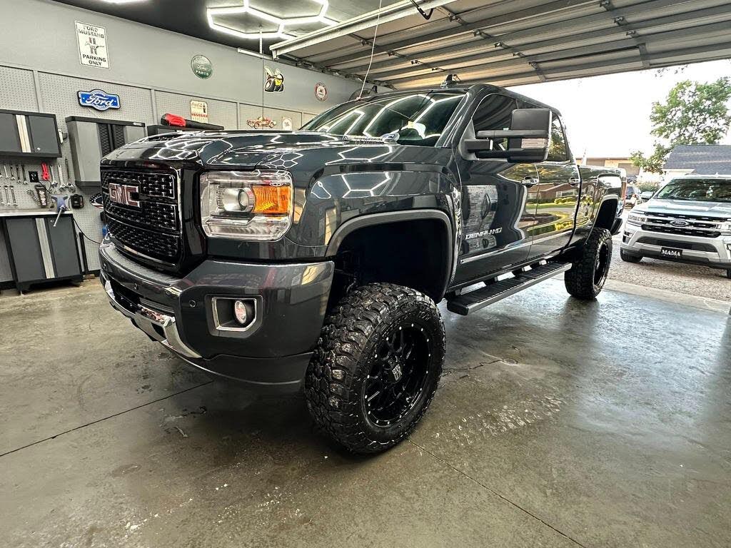 2019 GMC Sierra 2500HD Denali Crew Cab 4WD