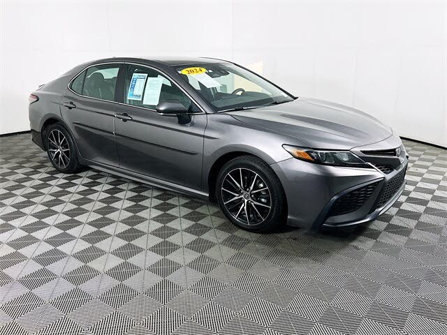 2024 Toyota Camry SE FWD