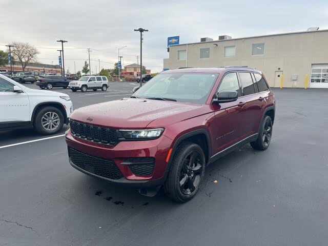 2023 Jeep Grand Cherokee Altitude 4WD