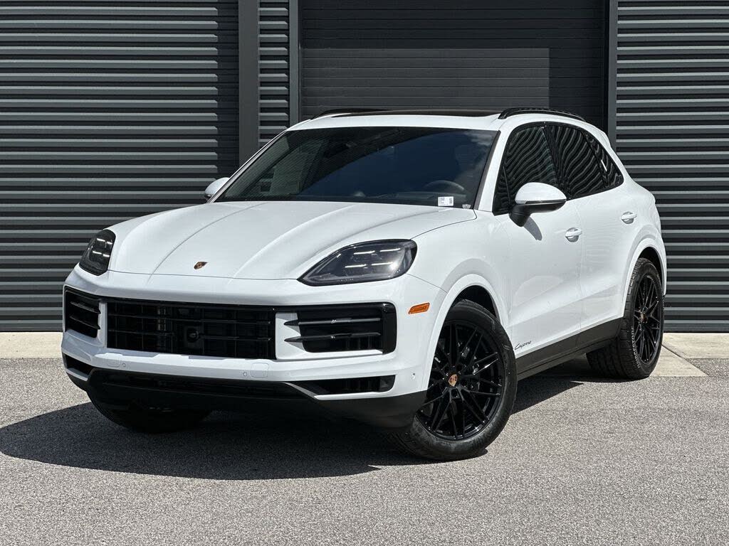 2025 Porsche Cayenne AWD