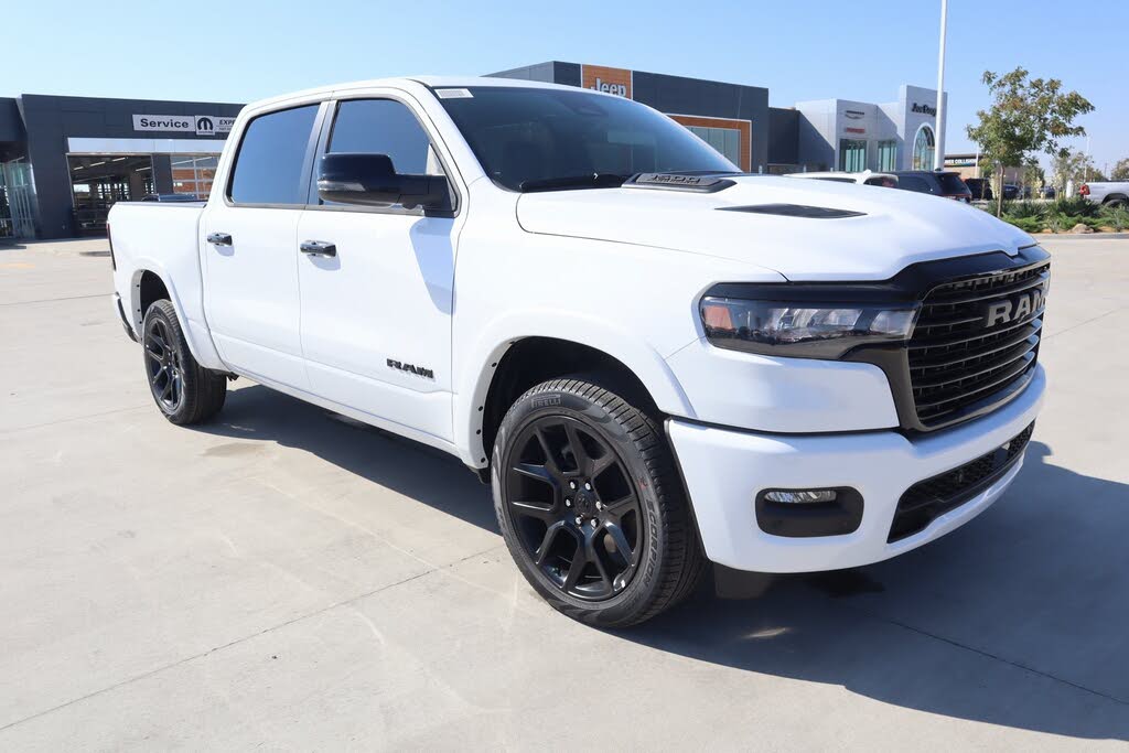 2026 RAM 1500 Laramie Crew Cab 4WD