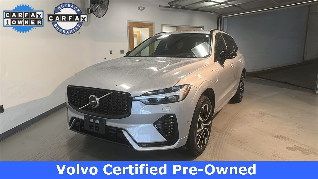 2023 Volvo XC60 Recharge T8 Ultimate Dark Theme eAWD