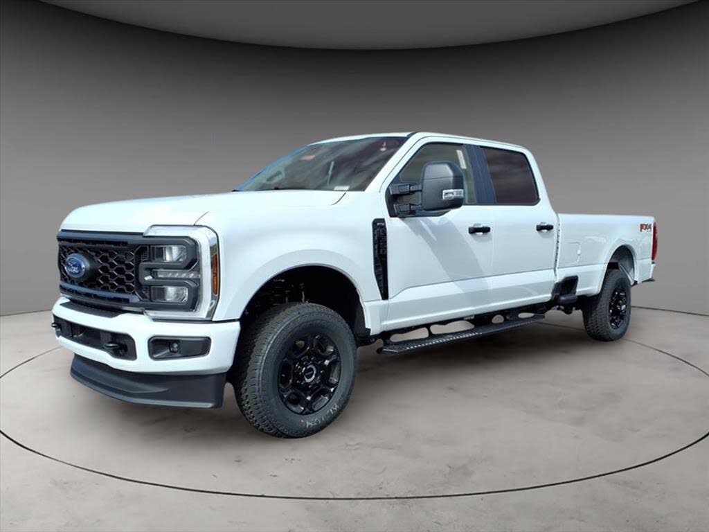 2026 Ford F-350 Super Duty Lariat Crew Cab 4WD