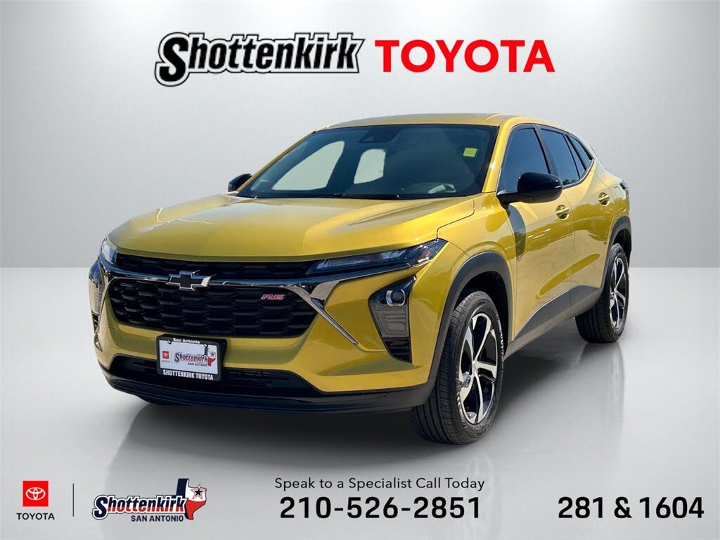 2025 Chevrolet Trax RS with 1RS FWD