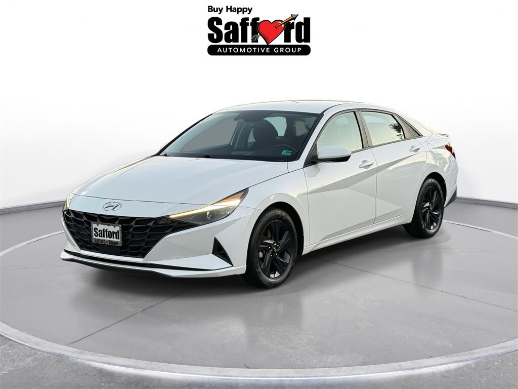 2022 Hyundai Elantra SEL FWD