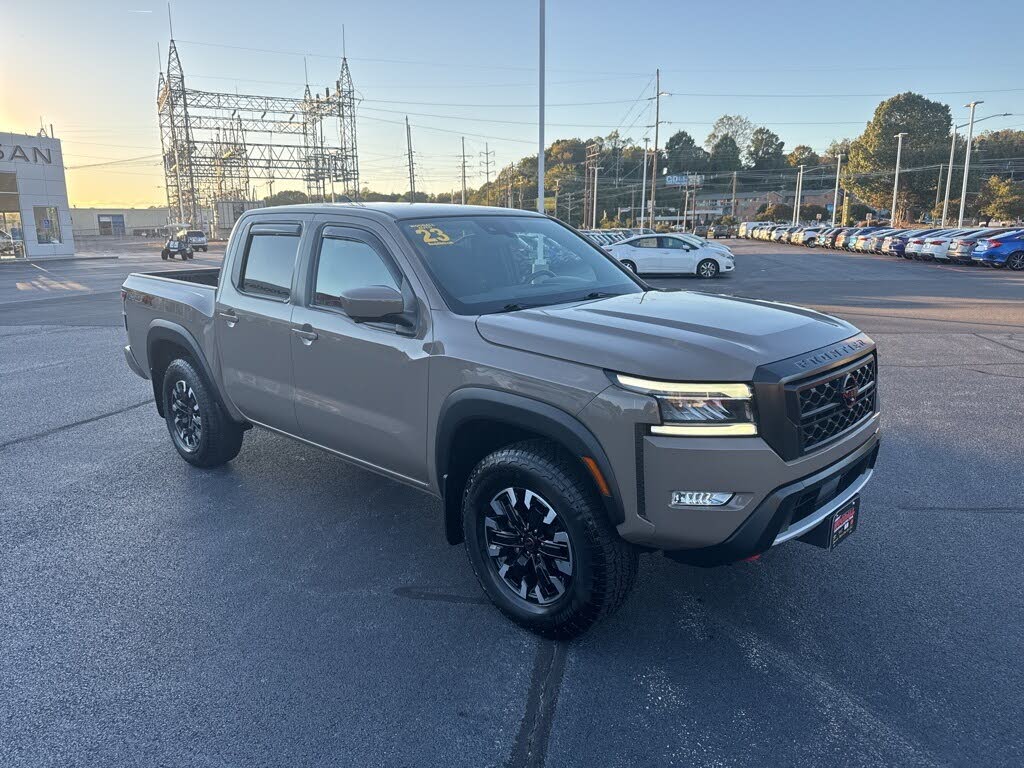 2023 Nissan Frontier PRO-4X Crew Cab 4WD